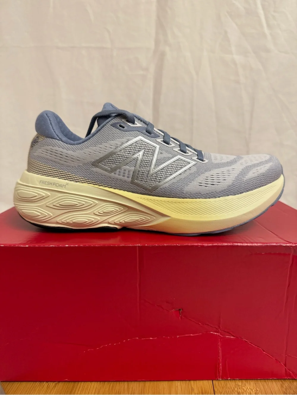 New Balance Fresh Foam X 880v15 Women’s Size 8 B Gray Running Shoes W880C15 New